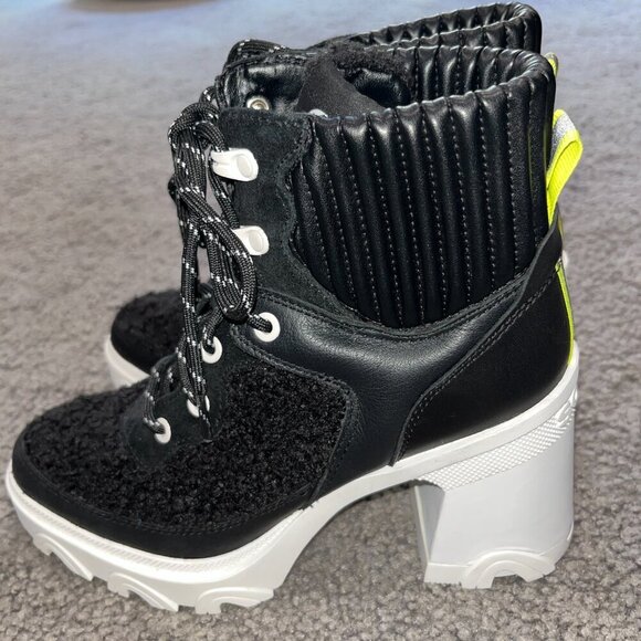 SOREL BREX HEEL COZY LACE-UP BOOTIE - FAUX SHEARLING  BLACK & WHITE EUC SIZE 7.5 - Picture 12 of 15